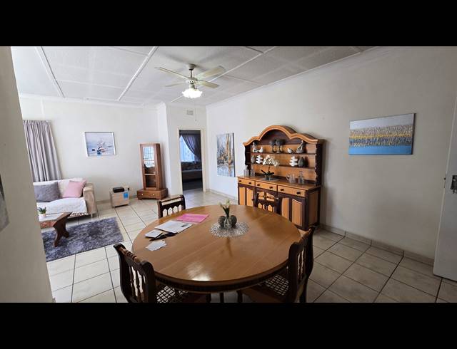 3 BEDROOM FREEHOLD FOR SALE IN SOUTH CREST